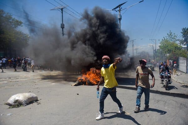 Haitians took to the streets of Port-au-Prince in March to protest the new Constitution promoted by Jovenel Moïse.