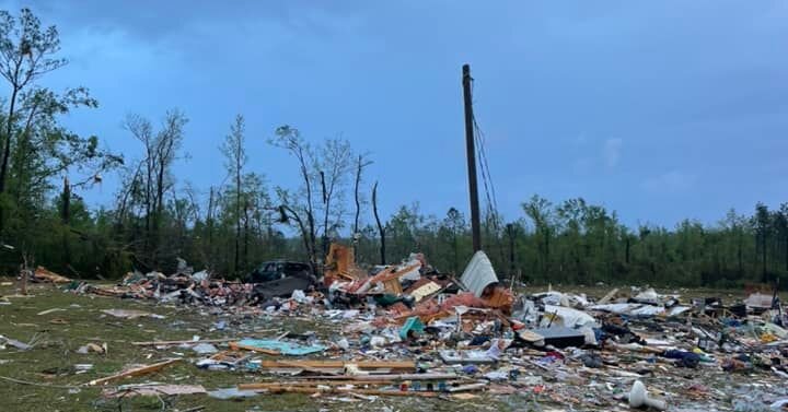 Powerful Storm Kills at Least 2 in Florida Panhandle