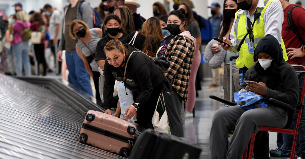 A Mask Mandate Ends Midflight, Sparking Cheers and Alarm