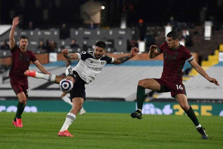 Championship front runners Fulham, Bournemouth stay on promotion track