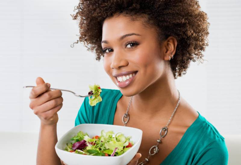 How to use mindful eating to improve your diet Eve woman
