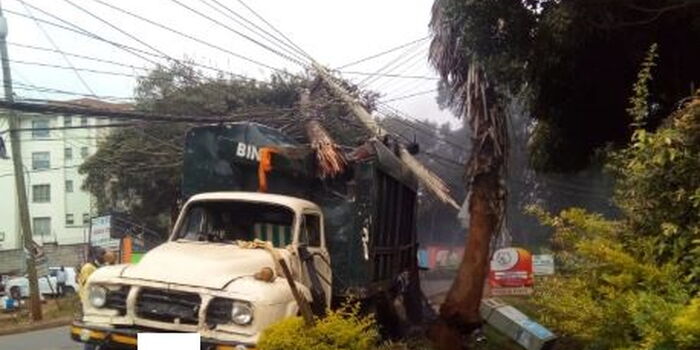 Driver Flees After Knocking Down Electricity Poles in Kileleshwa [VIDEO]