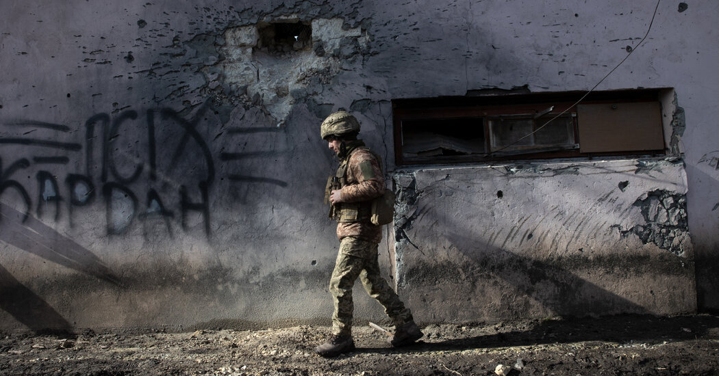 Shelling Escalates in Ukraine as Thousands Flee, Fearing Attack