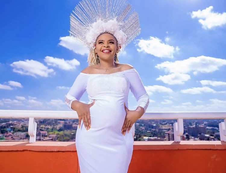Size 8 suffers miscarriage following pregnancy complications