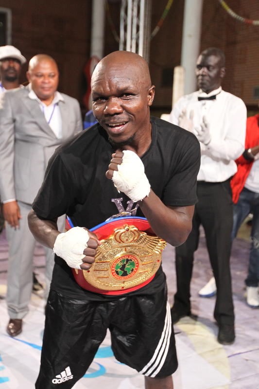 Ochieng knocks out Selemani to win back title : The standard Sports