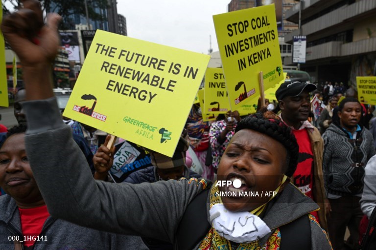 Indonesia to allow selected operators to resume coal exports