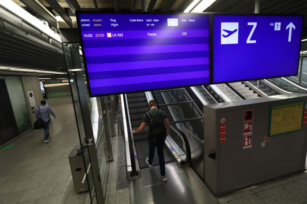 European stocks extend losses before ECB