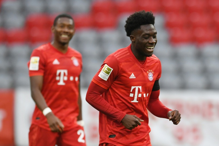 Bayern see off Frankfurt fightback to stay four points clear