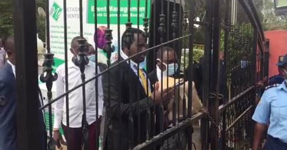Chaos as Governor Charity Ngilu's lawyers are matched out of Kitui County Assembly grounds [ARTICLE]