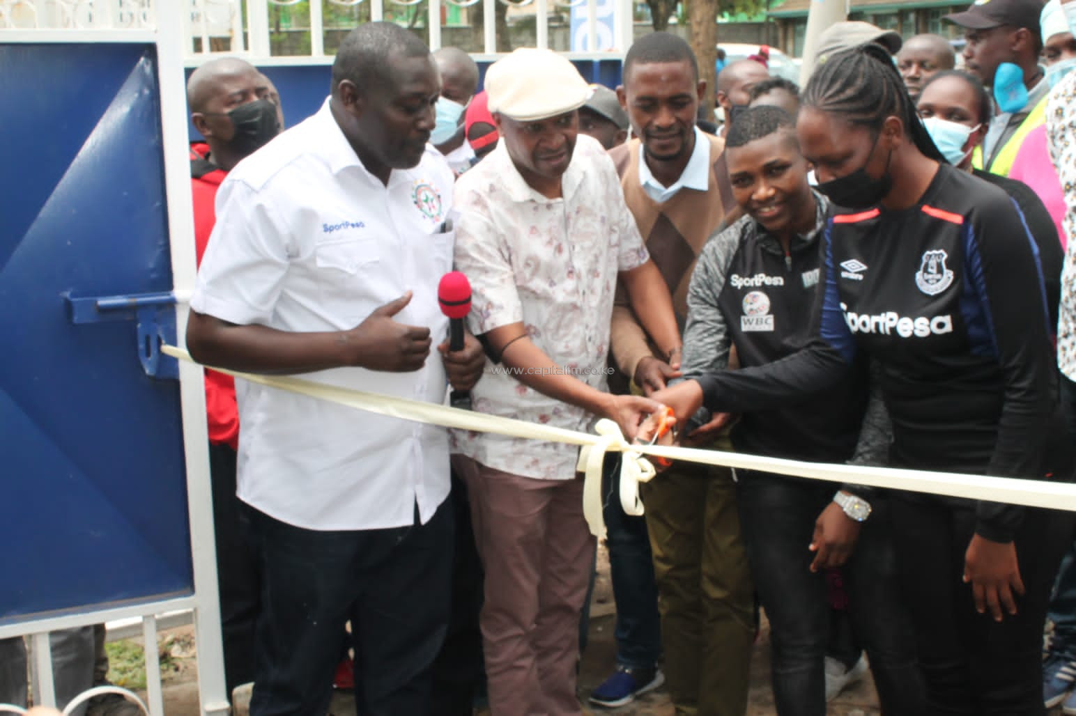 Waithaka, Sportpesa donate equipment to Jericho hospital