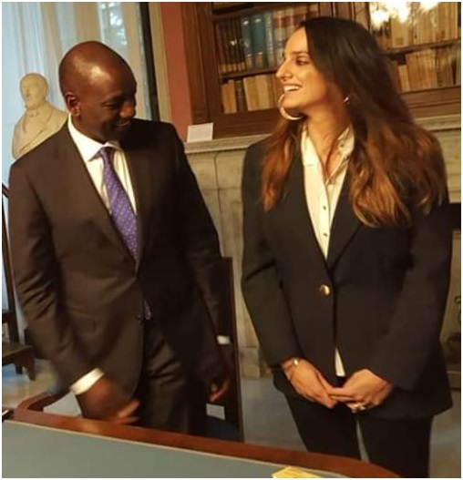 DP RUTO caught salivating on a SEXY LADY’s assets in Italy and Kenyans are talking (LOOK)