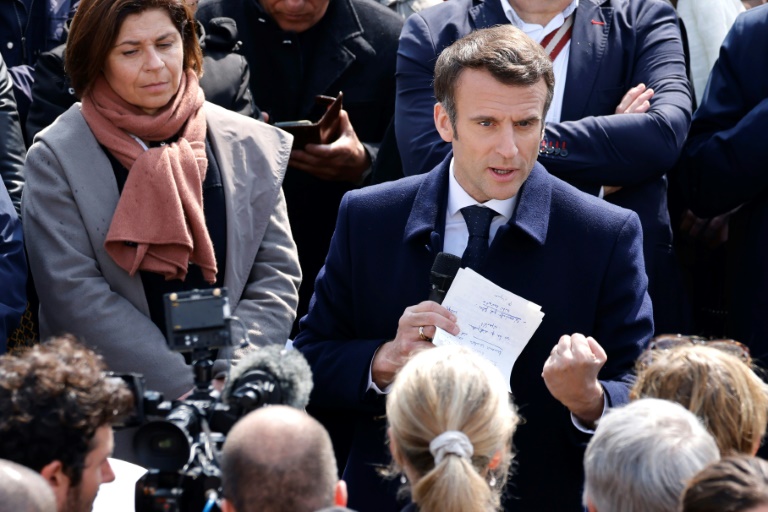 Macron calls for 'mobilisation' at election rally as French polls tighten » Capital News