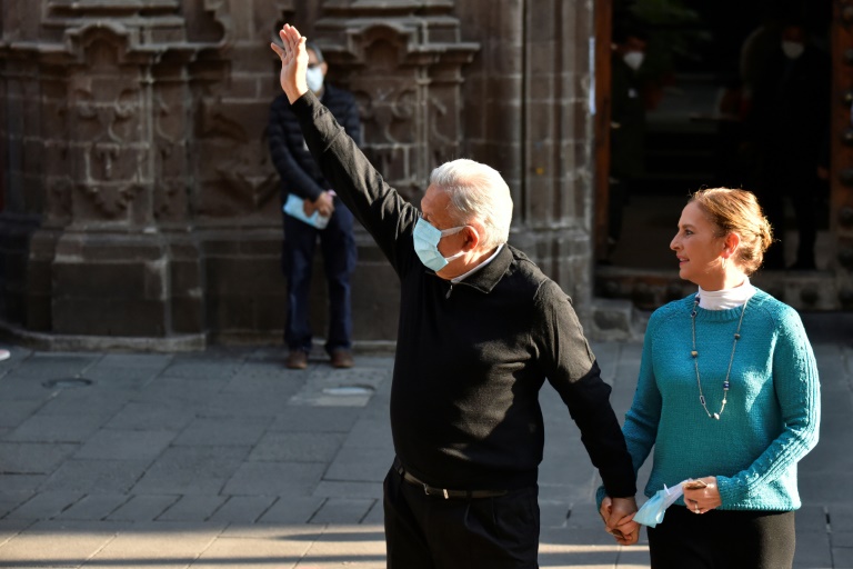 Mexicans vote whether president should stay or go » Capital News