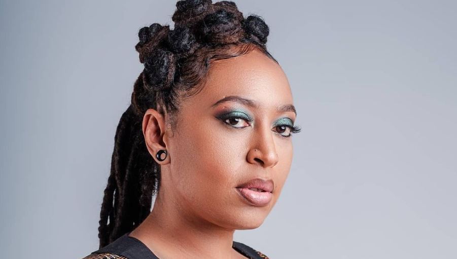 The Deep Reason Why Nazizi is Stretching her Earlobes