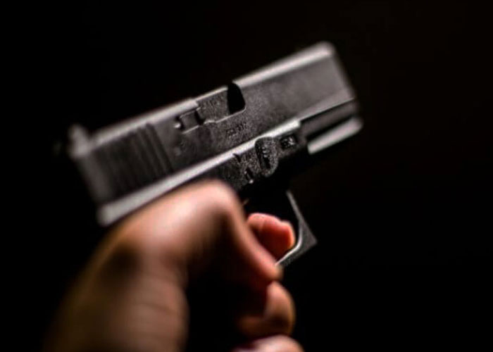 Kasarani: Police officers, woman injured in love triangle shoot-out