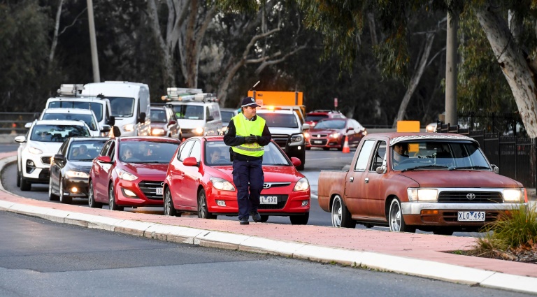 Panic-buying returns as Melbourne braces for lengthy lockdown