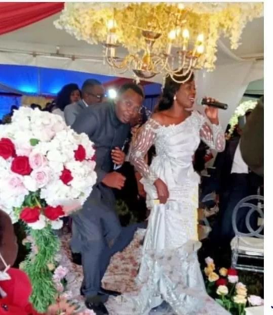 Photos from Gloria Muliro white wedding in New York