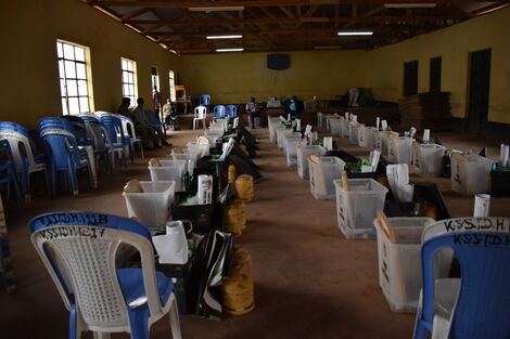 An Image of IEBC as they prepare for an election in in Kibwezi West Constituency in Makueni county on October 13
