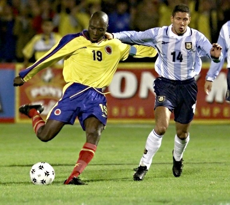 Colombian 'Colossus' Rincon critical after bus crash