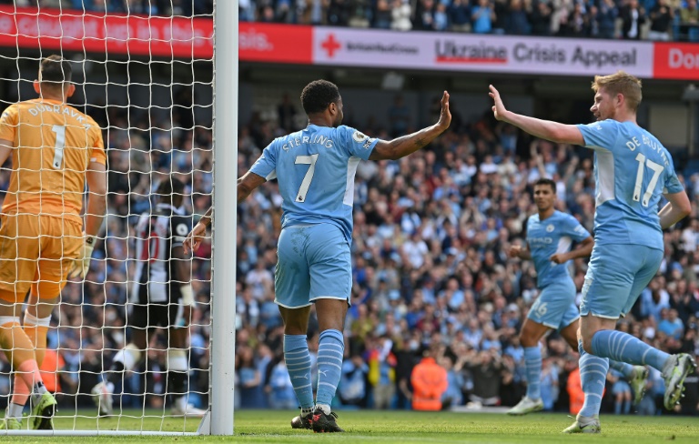 Five-star Man City take a grip of Premier League title race