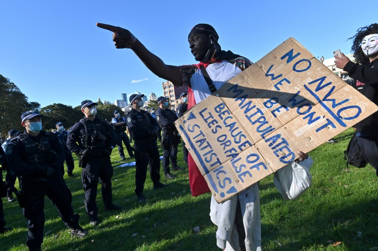 Protesters clash with police as thousands march against Australia lockdown » Capital News