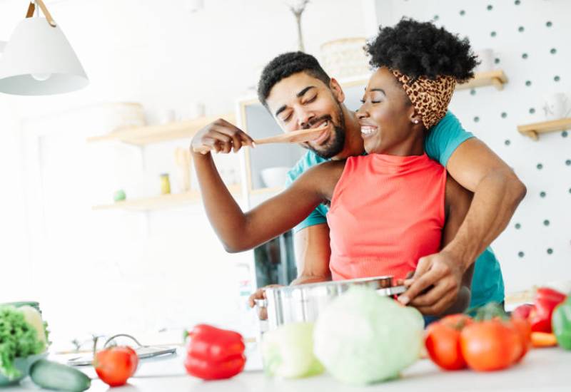 I am afraid of moving in with my boyfriend Eve woman
