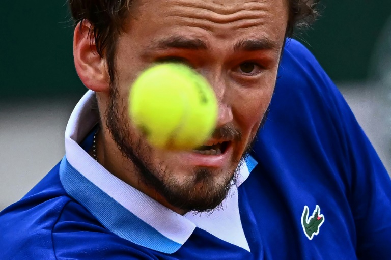 Tsitsipas back from brink as French Open clouded by Wimbledon row