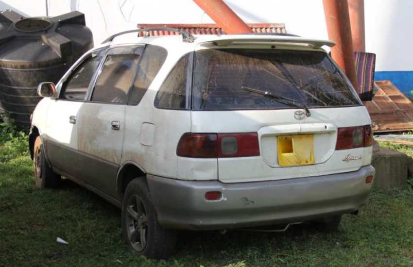Police net bhang in abandoned car