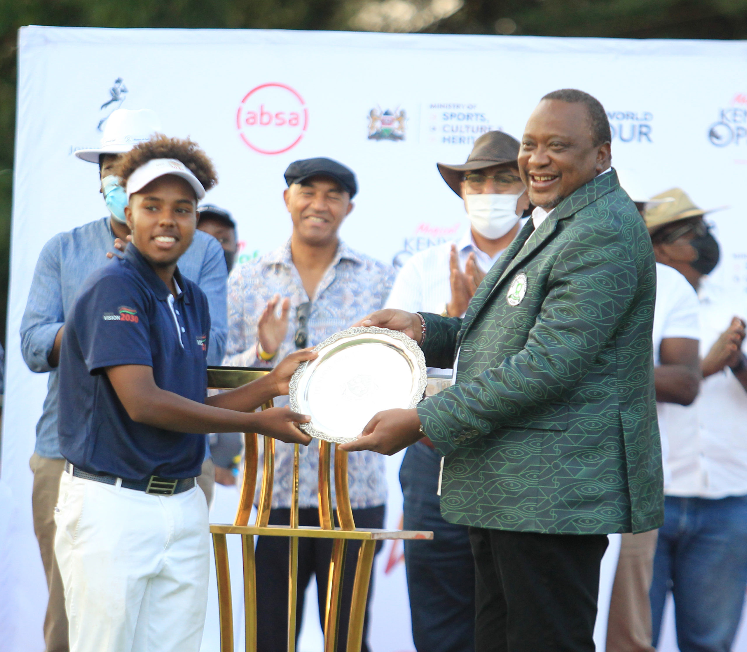 Kenya’s amateur golfer Kibugu awarded by President Kenyatta