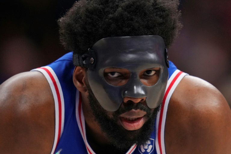 Embiid inspires 76ers to rout of Heat, Mavs set down Suns