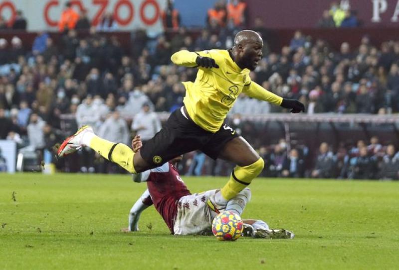 Lukaku leads Chelsea to much-needed win at Villa : The standard Sports