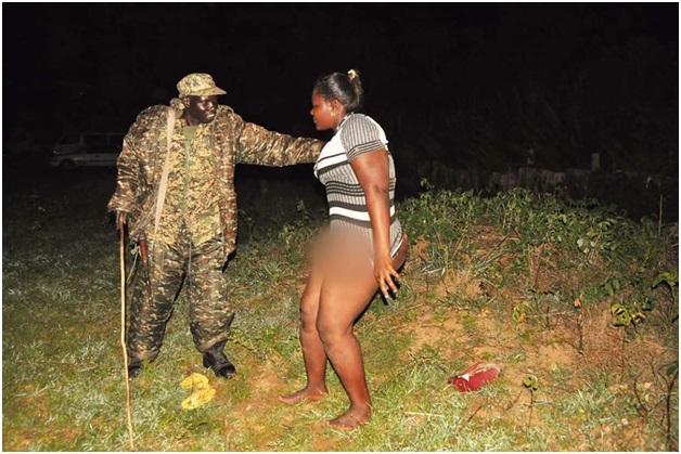 SEX in the park! HORNY lovers caught red handed by security having SEX, the man was eating nice goodies (PHOTOs)