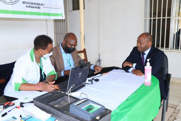 Kenyans in the diaspora register as voters » Capital News