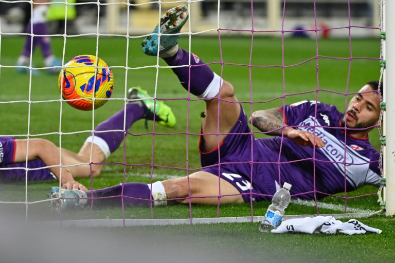 Juve seize late control of cup semi on Vlahovic's return to Fiorentina
