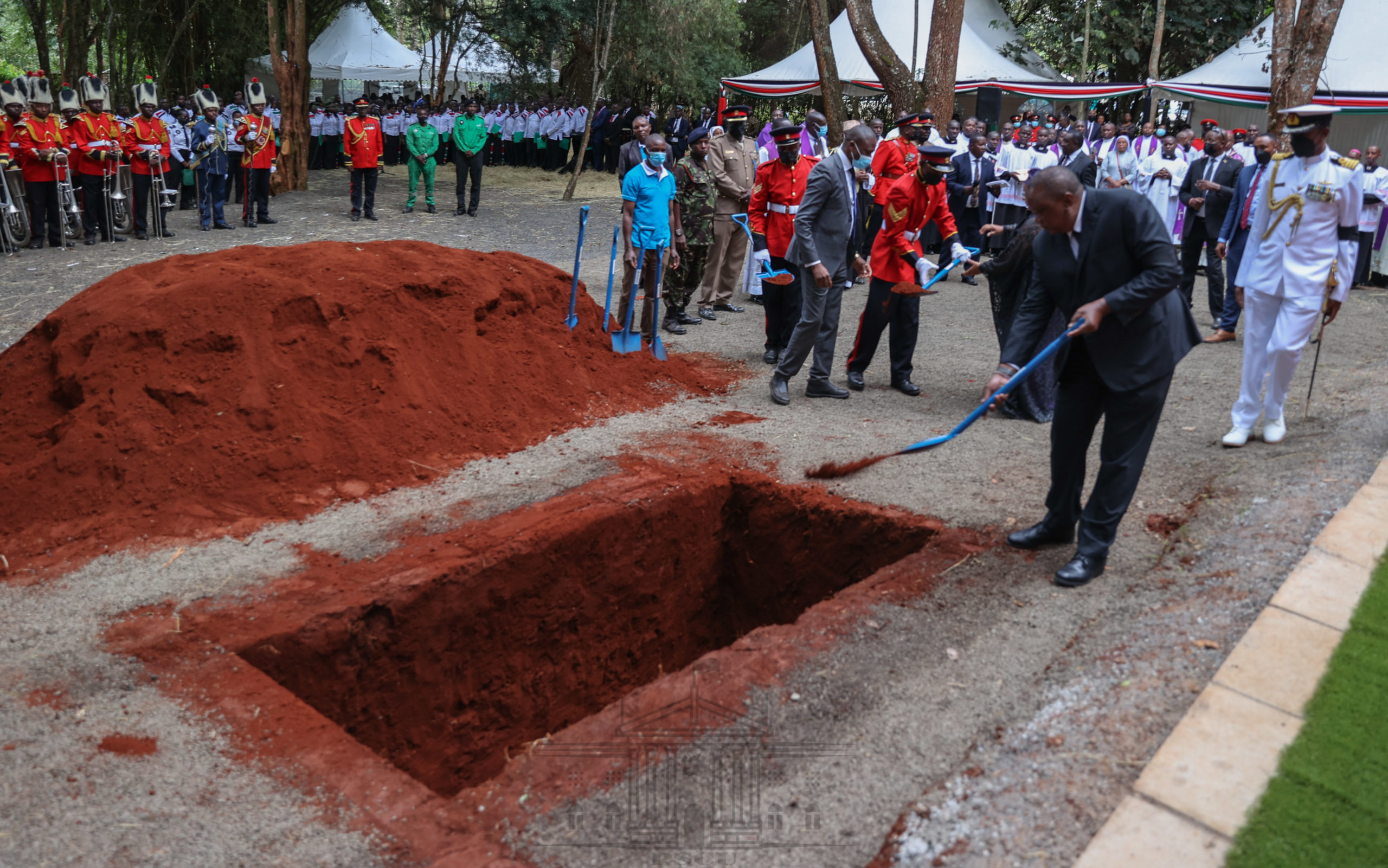 PHOTOS: Kibaki’s final military rites
