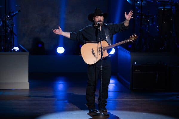 Garth Brooks performing in Washington last year.