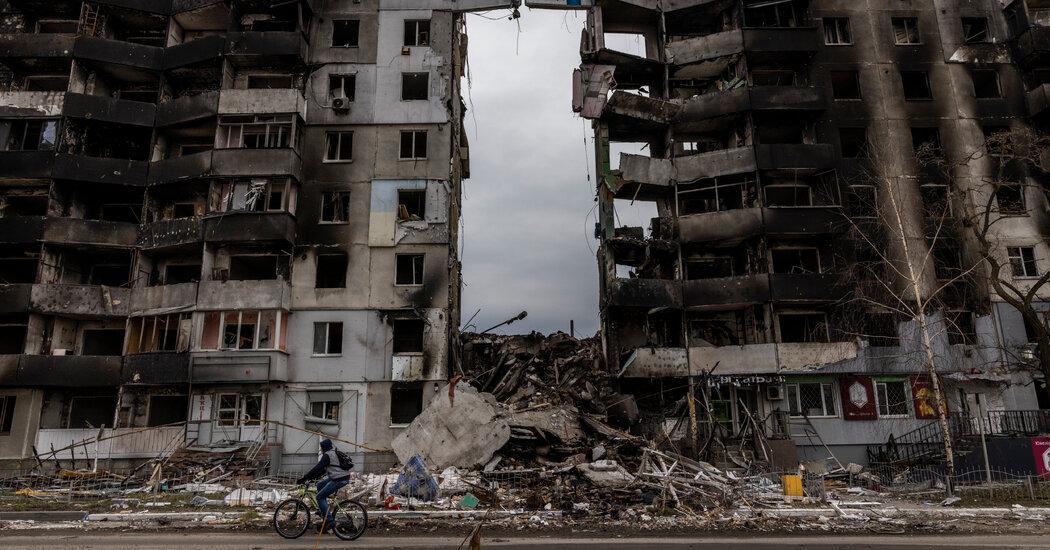 Ukraine Live Updates: As Zelensky Deplores U.N. Inaction, West Turns Up Economic Pressure on Russia