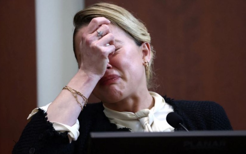 Sobbing Amber Heard accuses Johnny Depp of sexual assault