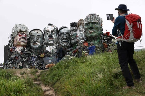 The installation is made up of 12 tons of scrap metal and electronic waste materials.