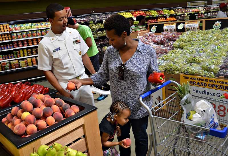 How you can save money while shopping this year Eve woman