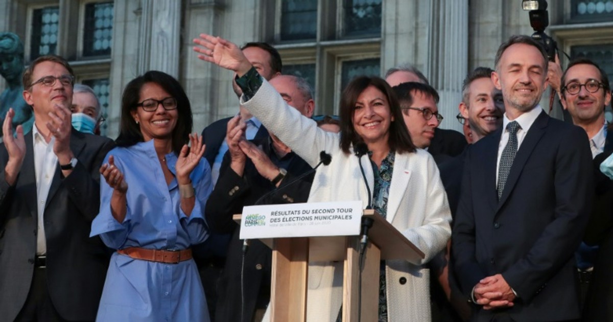 Anne Hidalgo: anti-car Socialist mayor of Paris [ARTICLE]