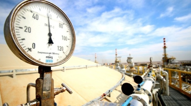 IEA sees 'more comfortable' year for oil market in 2022