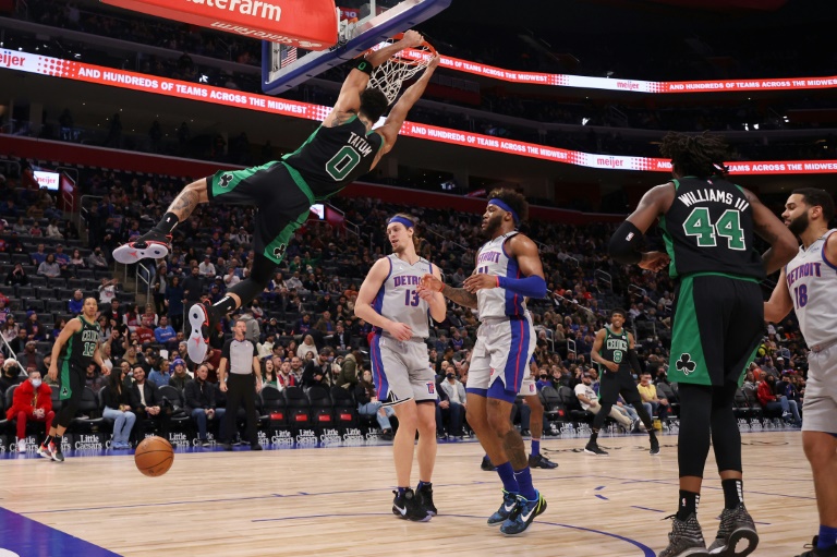 Jazz down Nets in Mitchell's return, Mavs rally to beat Sixers