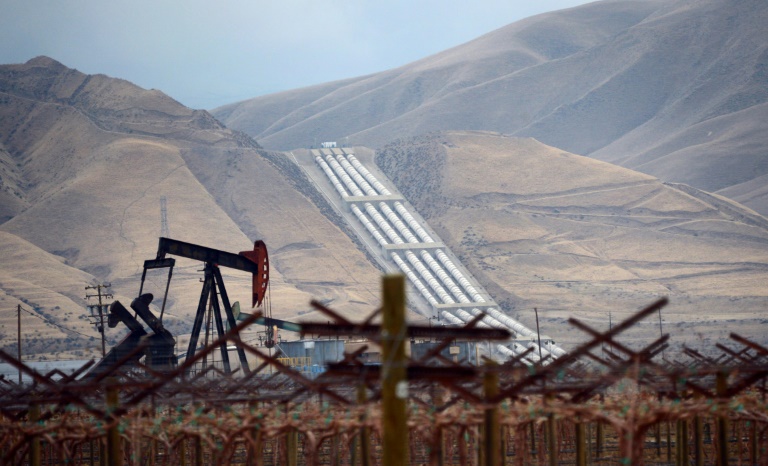 Oil prices slide as EU snubs Russia ban