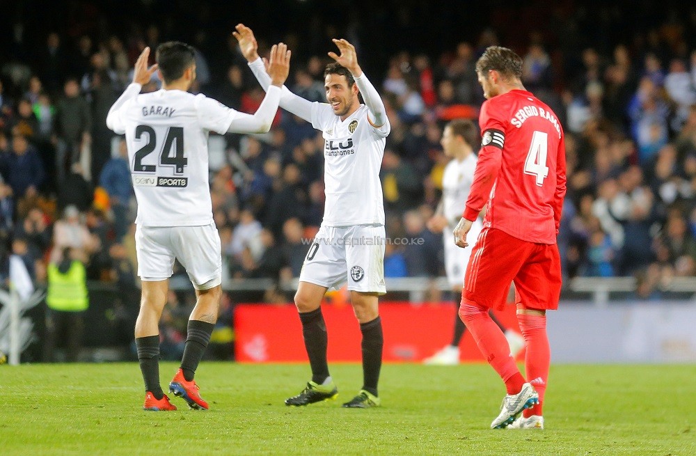 Valencia inflict first defeat on Zidane's new Madrid