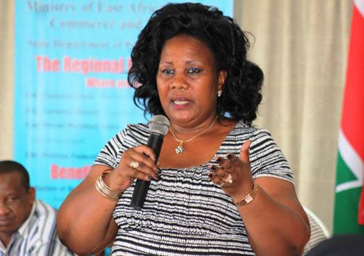 Busia Women Rep Florence distributes food in war on COVID 19 – Weekly Citizen