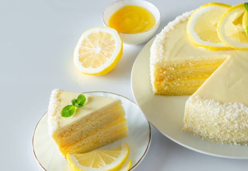 Lemon and buttermilk pound cake Eve woman