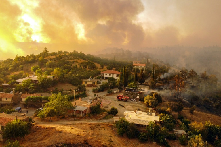 Fires rage across southern Europe, forcing hundreds to evacuate » Capital News