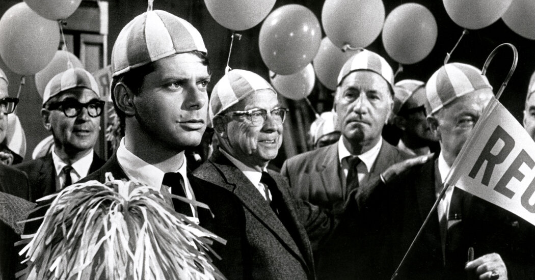 Robert Morse, Impish Tony-Winning Comedy Star, Is Dead at 90