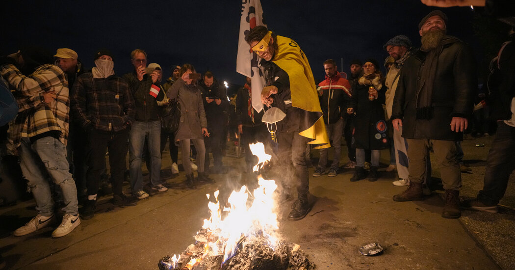 Angry and Divided, Austrians Argue Over a Lockdown and Vaccine Mandates